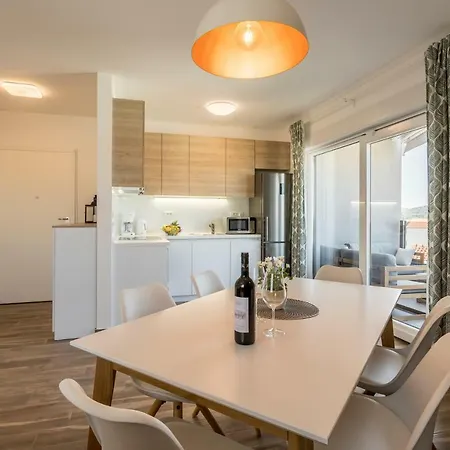 Luxury View شقة *