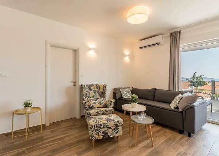 Luxury View * Рогозница