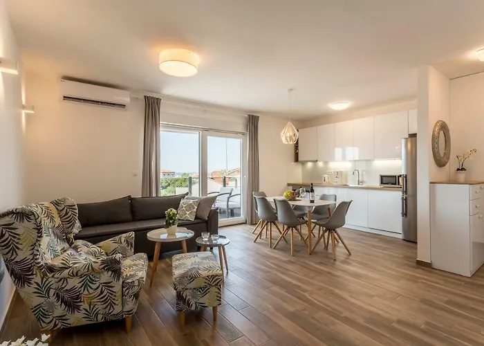 Апартаменты Luxury View Рогозница